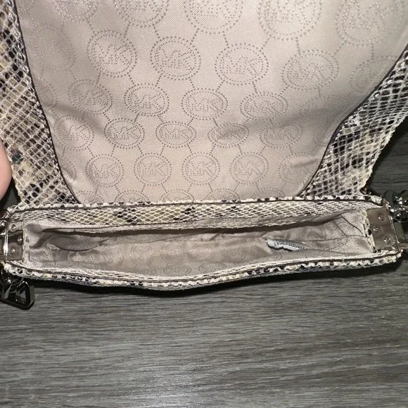 Michael Kors Julian Snake Print Leather‎ Dark Sand Shoulder Flap Brand New - Picture 6 of 7